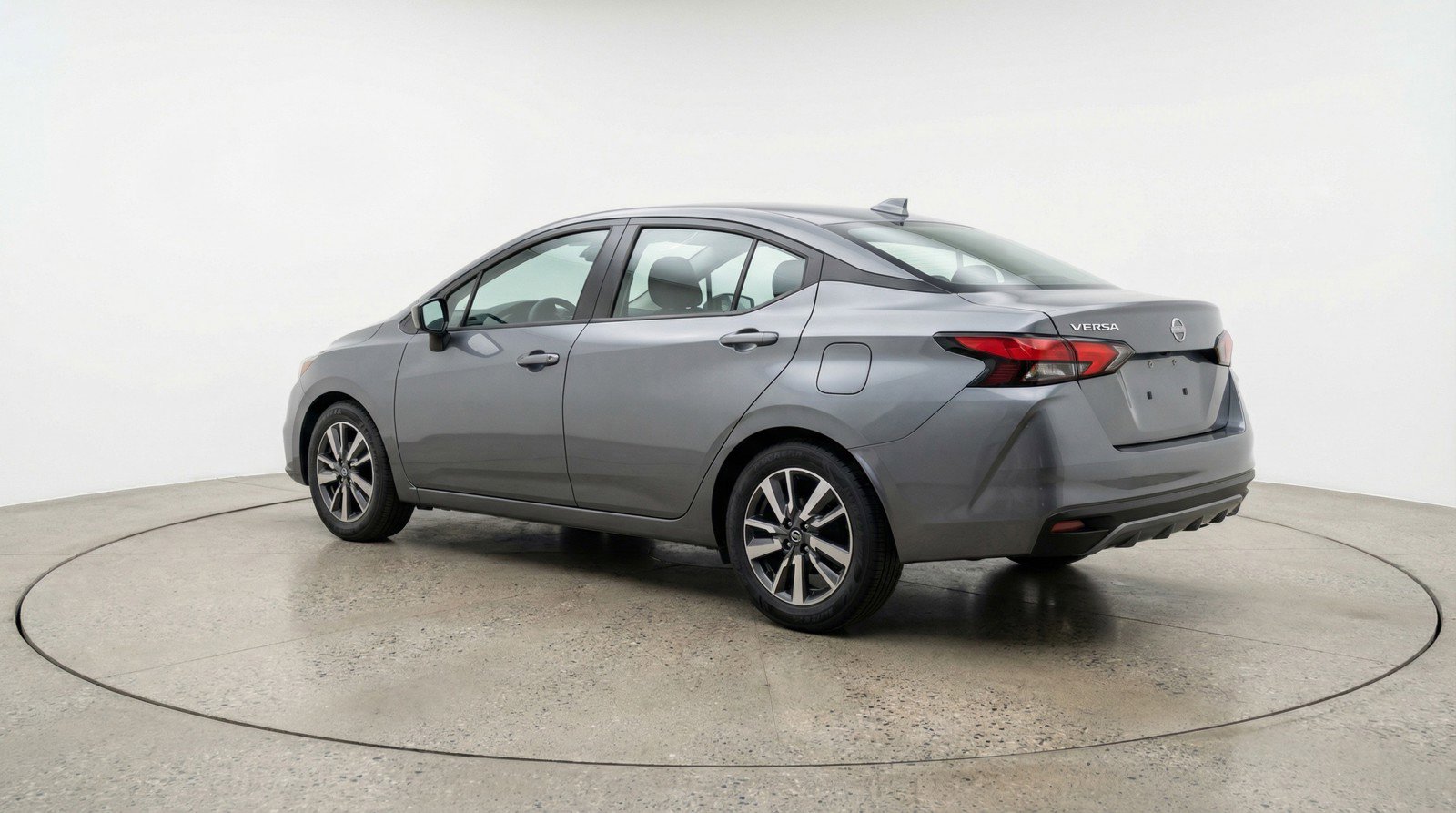 Used 2025 Nissan Versa SV image 6