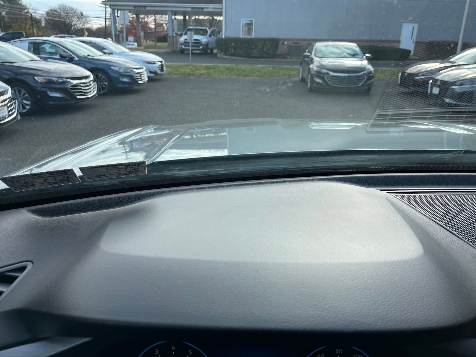 Used 2025 Volkswagen Atlas Cross Sport SE image 34