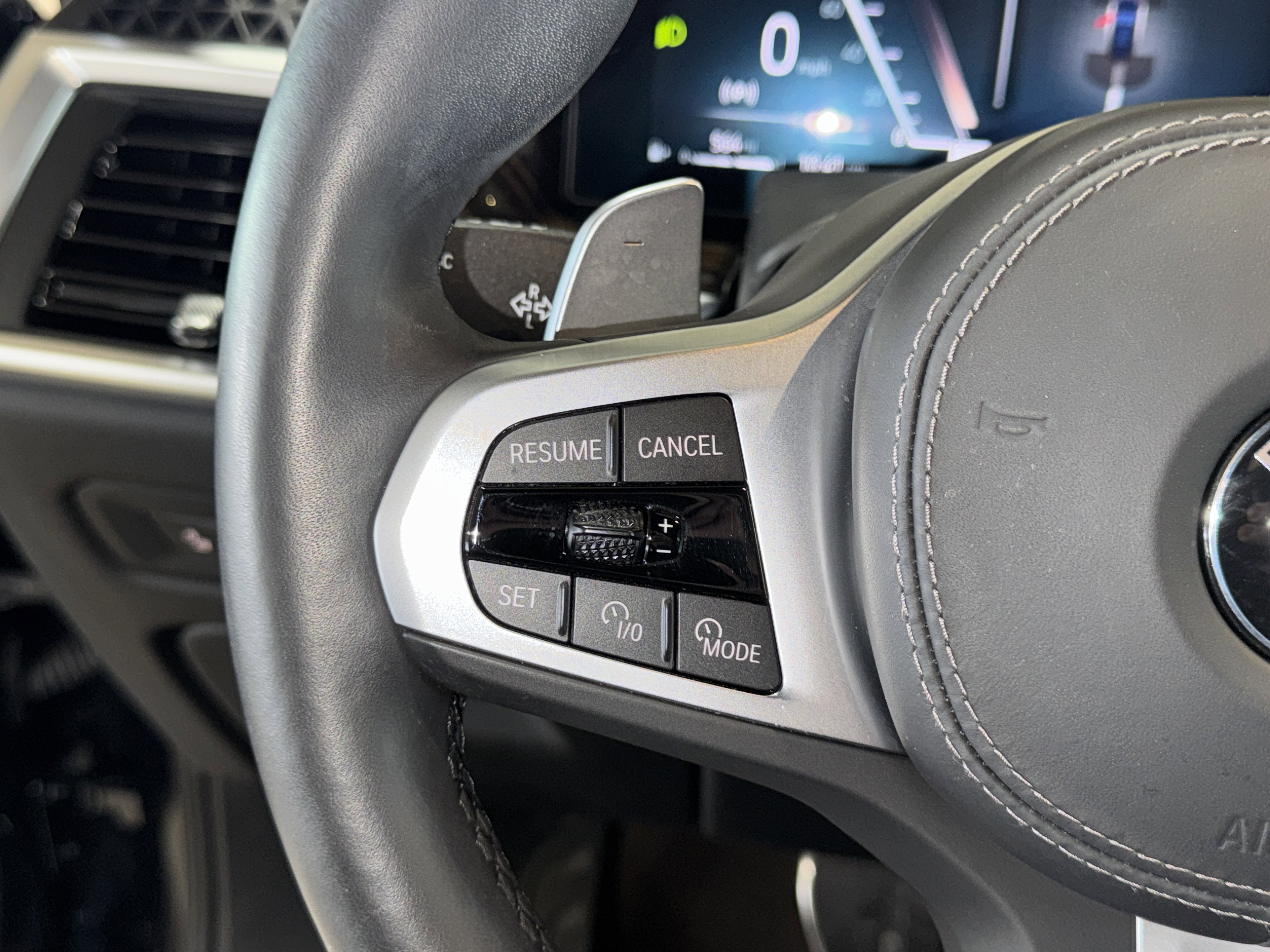 Used 2025 BMW X5 xDrive40i w/ M Sport Package image 22