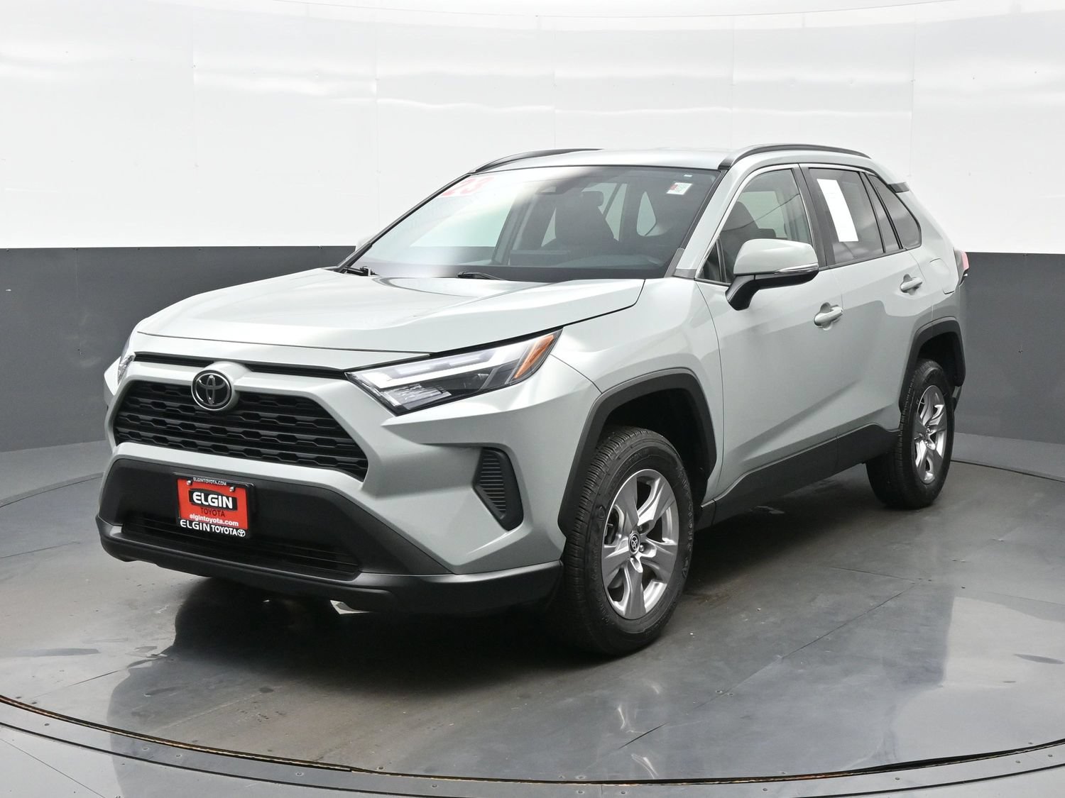Used 2023 Toyota RAV4 XLE AWD/4WD image 2