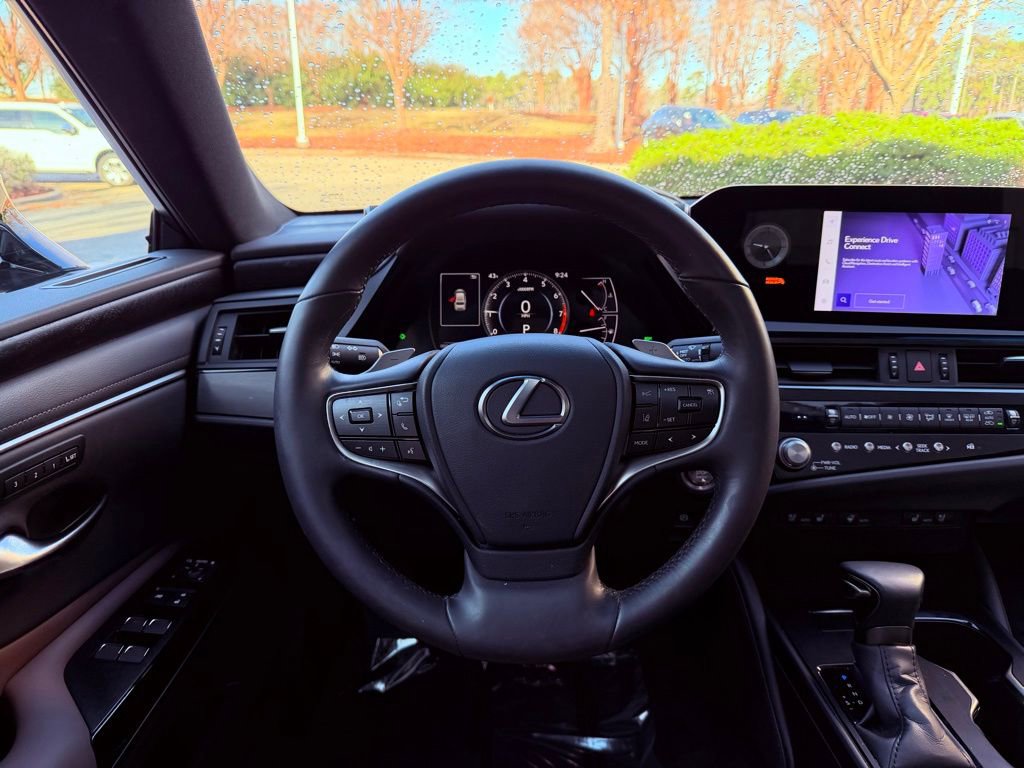 Used 2024 Lexus ES 350 w/ Premium Package image 16