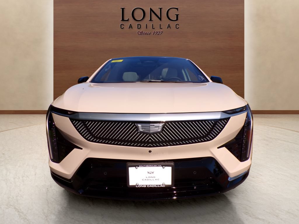 New 2027 Cadillac Optiq Luxury w/ LPO, Floor Liner Package AWD/4WD image 5