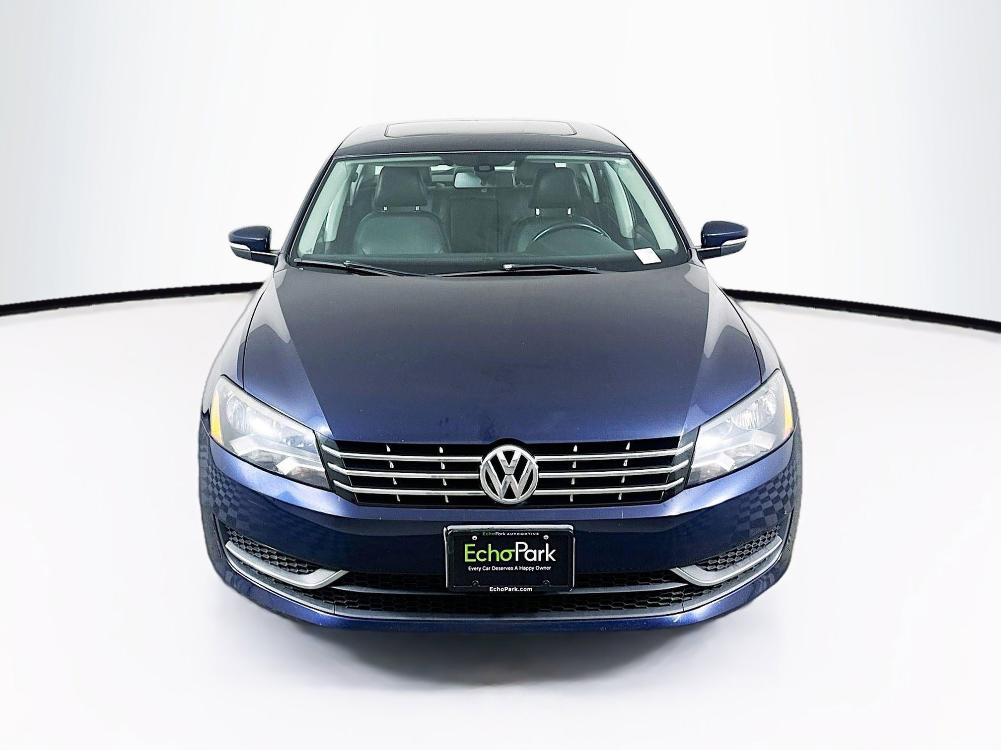 Used 2015 Volkswagen Passat TDI SE FWD image 2