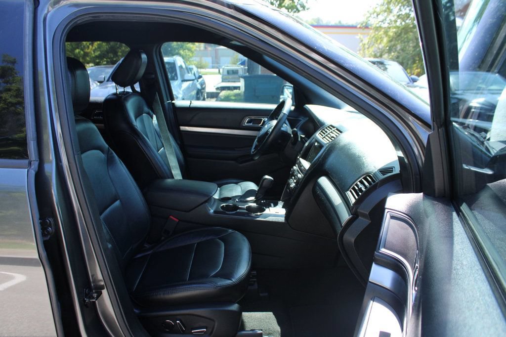 Used 2018 Ford Explorer XLT w/ Equipment Group 202A FWD image 34
