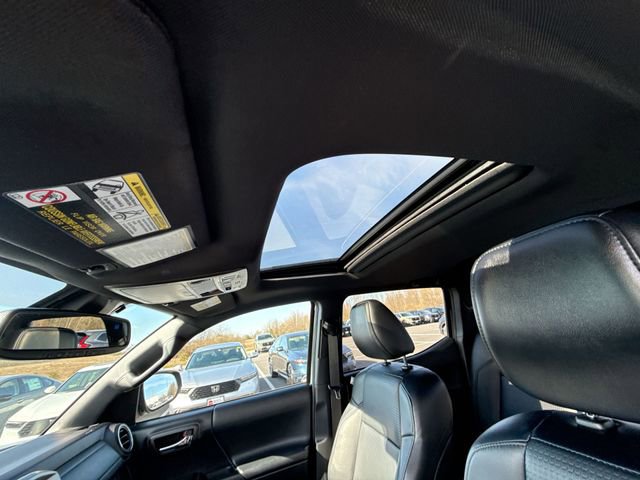 Used 2018 Toyota Tacoma Limited image 18