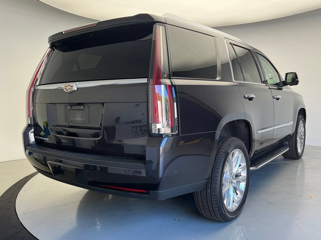 Used 2017 Cadillac Escalade Luxury AWD/4WD image 3