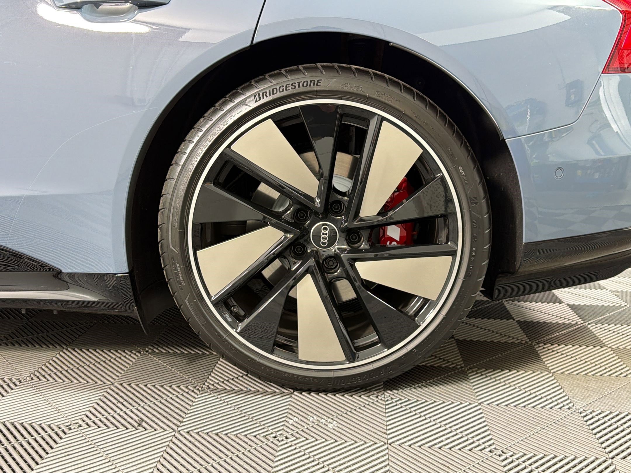 New 2026 Audi S e-tron GT Prestige image 9