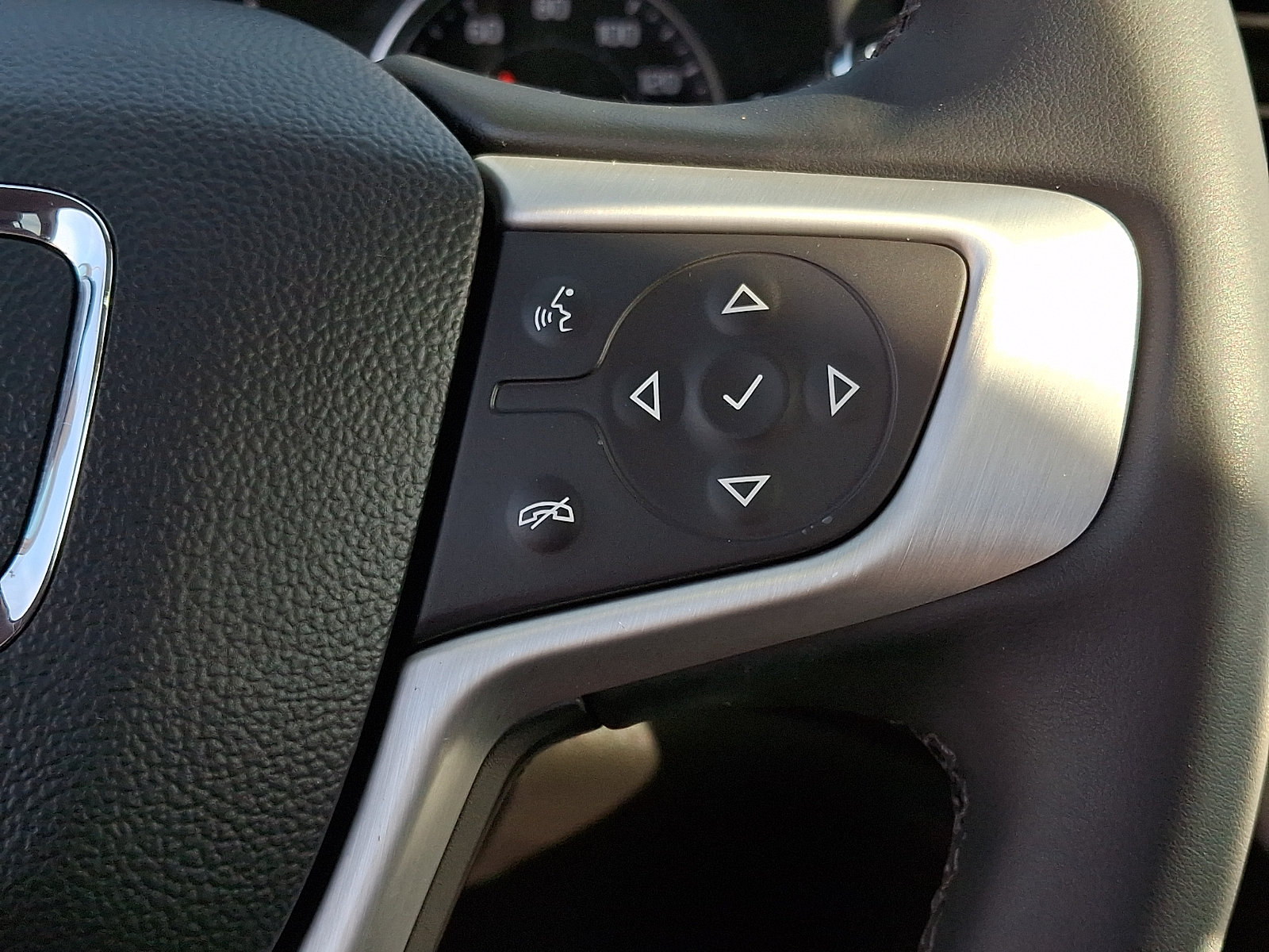Used 2023 GMC Acadia SLT w/ LPO, Floor Liner Package FWD image 22