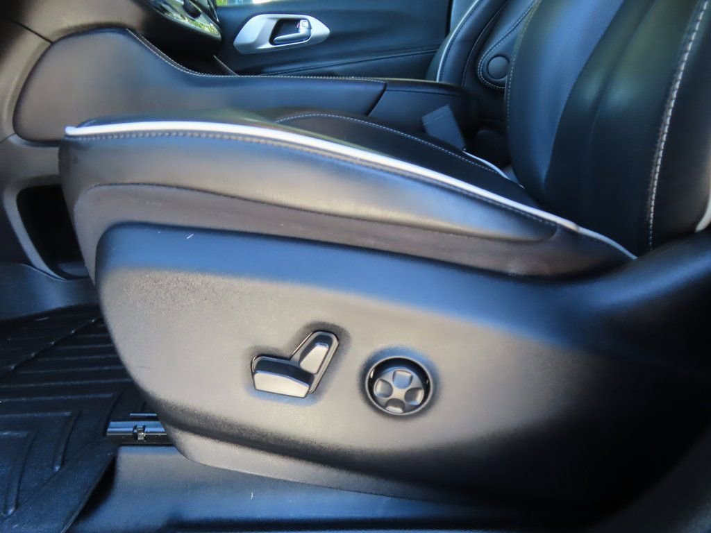 Certified 2022 Chrysler Pacifica Limited w/ S Appearance Package image 8