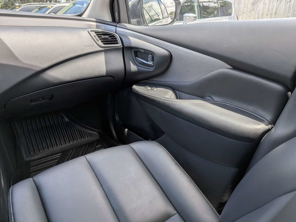 Used 2023 Nissan Murano SV w/ SV Midnight Edition Package AWD/4WD image 20