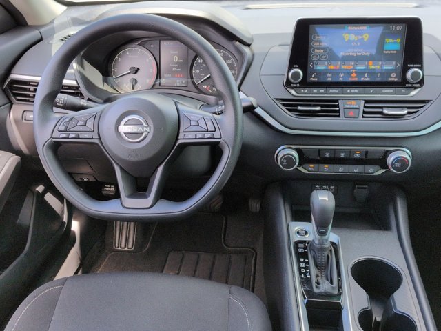 Certified 2025 Nissan Altima 2.5 S FWD image 30