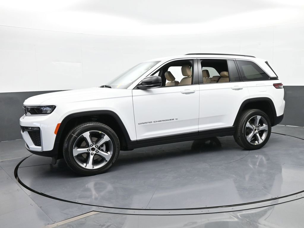 New 2026 Jeep Grand Cherokee Limited RWD image 2
