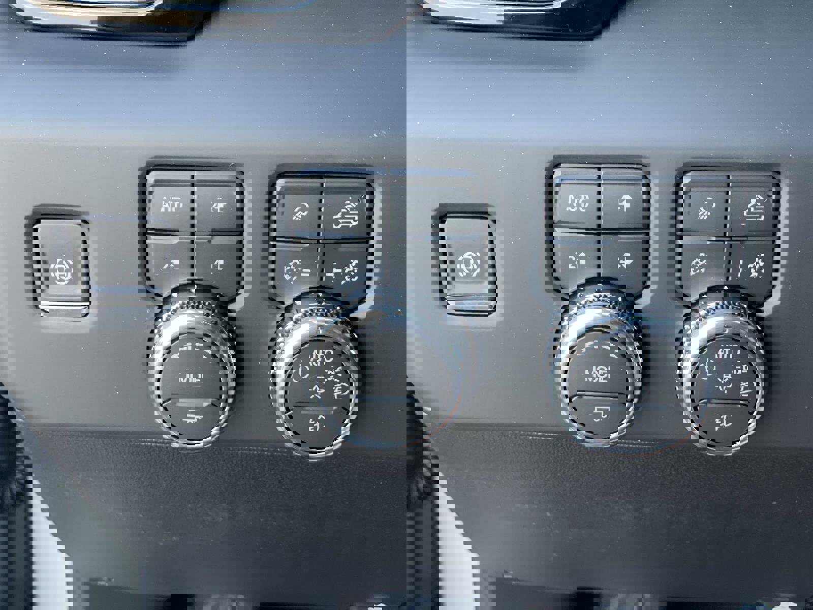 New 2026 GMC Sierra 2500 AT4 w/ AT4 Premium Plus Package image 17