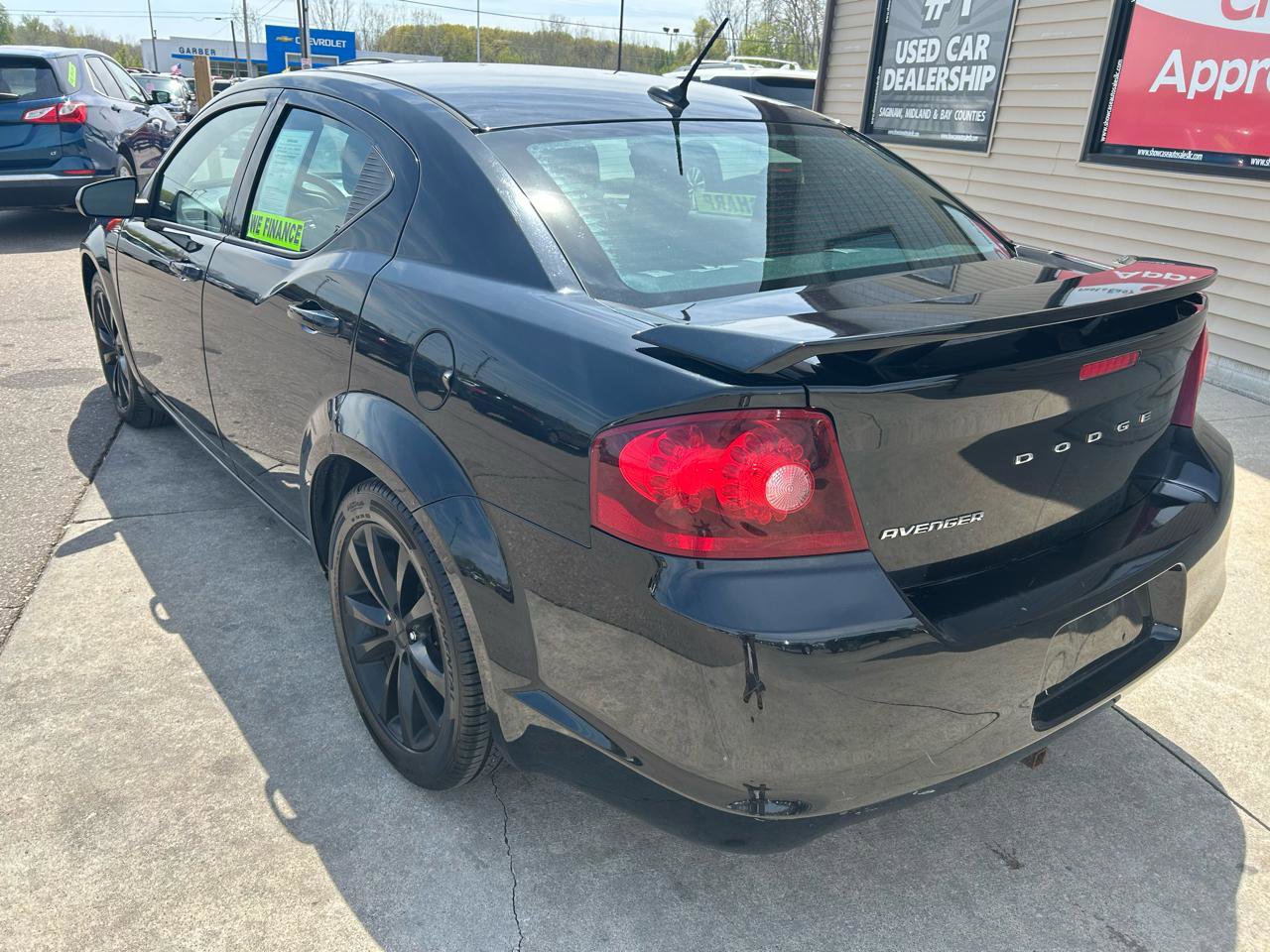 Used 2013 Dodge Avenger SE w/ Blacktop Pkg FWD image 7