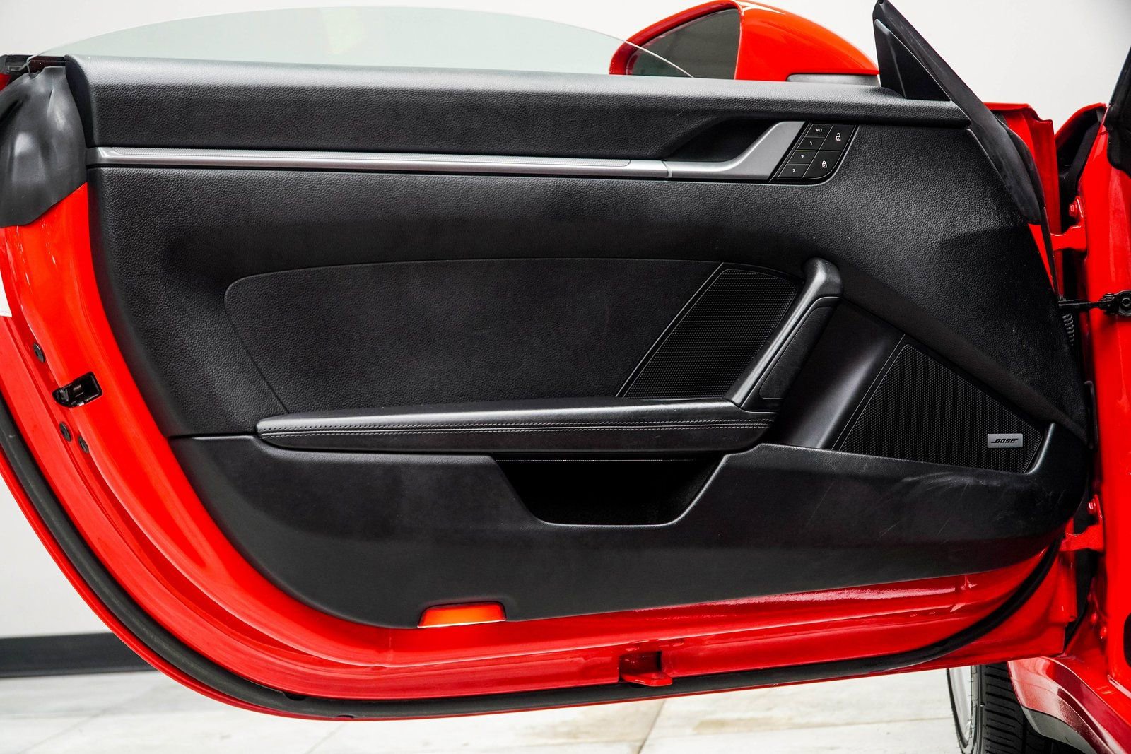 Used 2022 Porsche 911 Carrera w/ Premium Package image 45