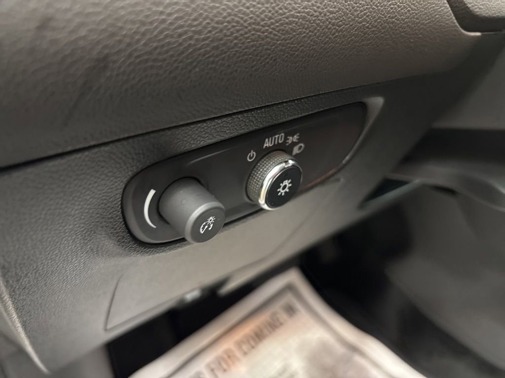 Used 2024 Buick Encore GX Preferred w/ Comfort Package FWD image 21