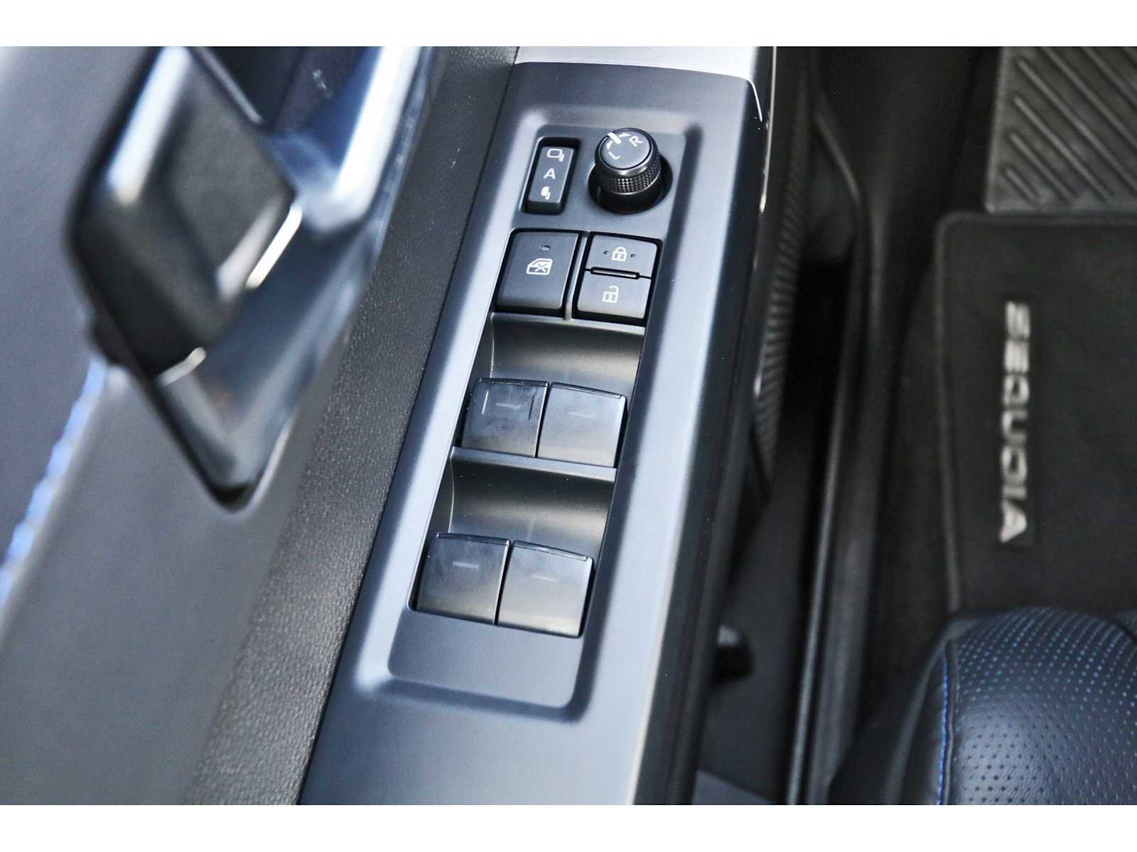 Used 2025 Toyota Sequoia Platinum image 19