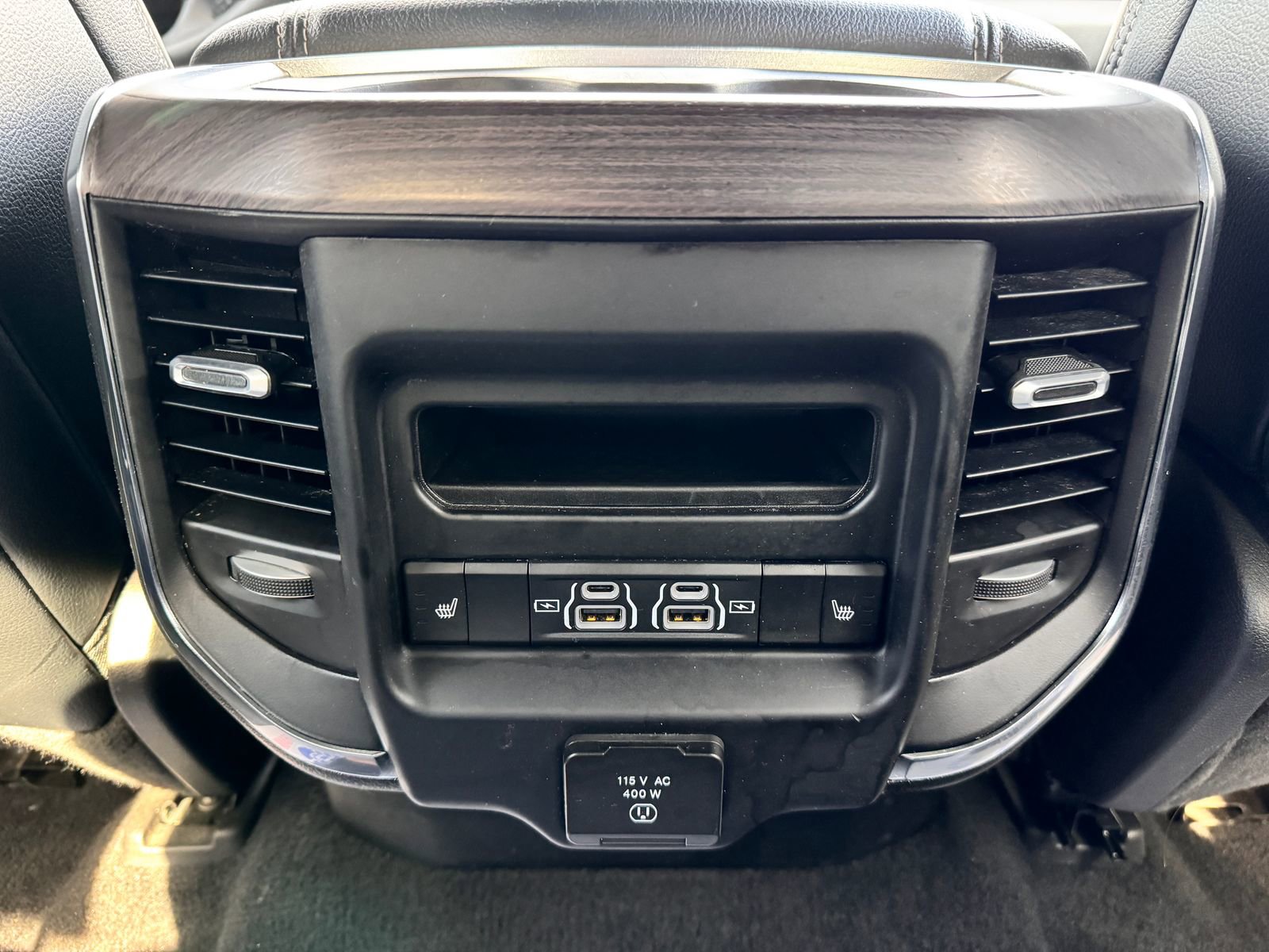 Used 2025 RAM 1500 Laramie AWD/4WD image 29