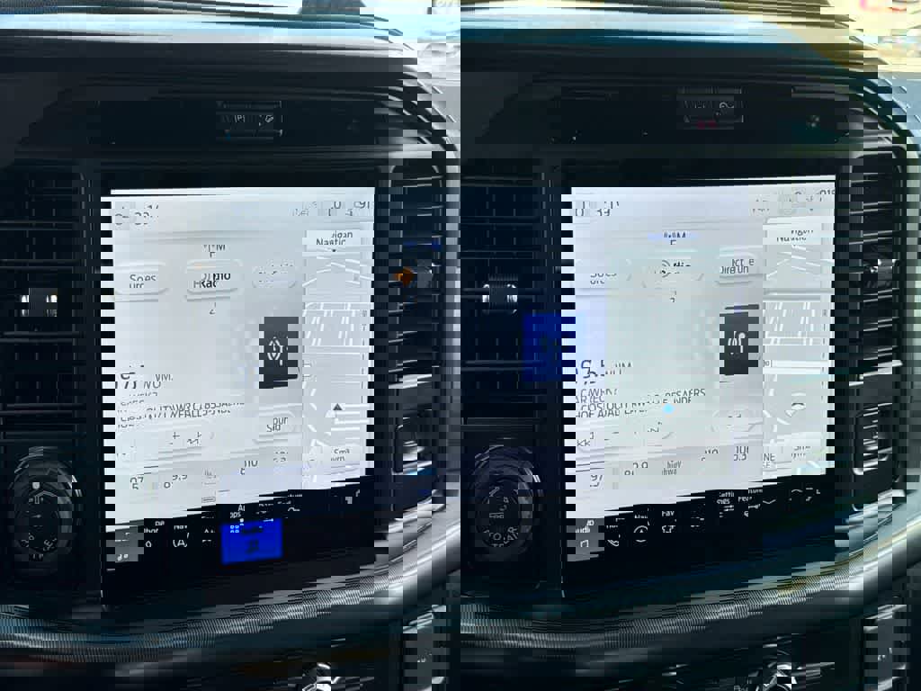 New 2025 Ford F150 Lariat w/ Equipment Group 502A High image 27