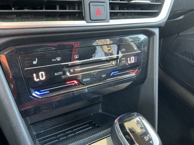 Used 2025 Volkswagen Taos SE image 24