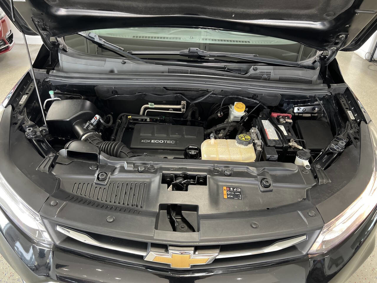 Used 2018 Chevrolet Trax LT w/ LT Convenience Package image 24