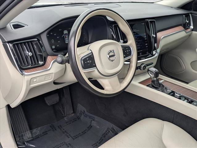 Used 2021 Volvo S60 T5 Momentum FWD image 10