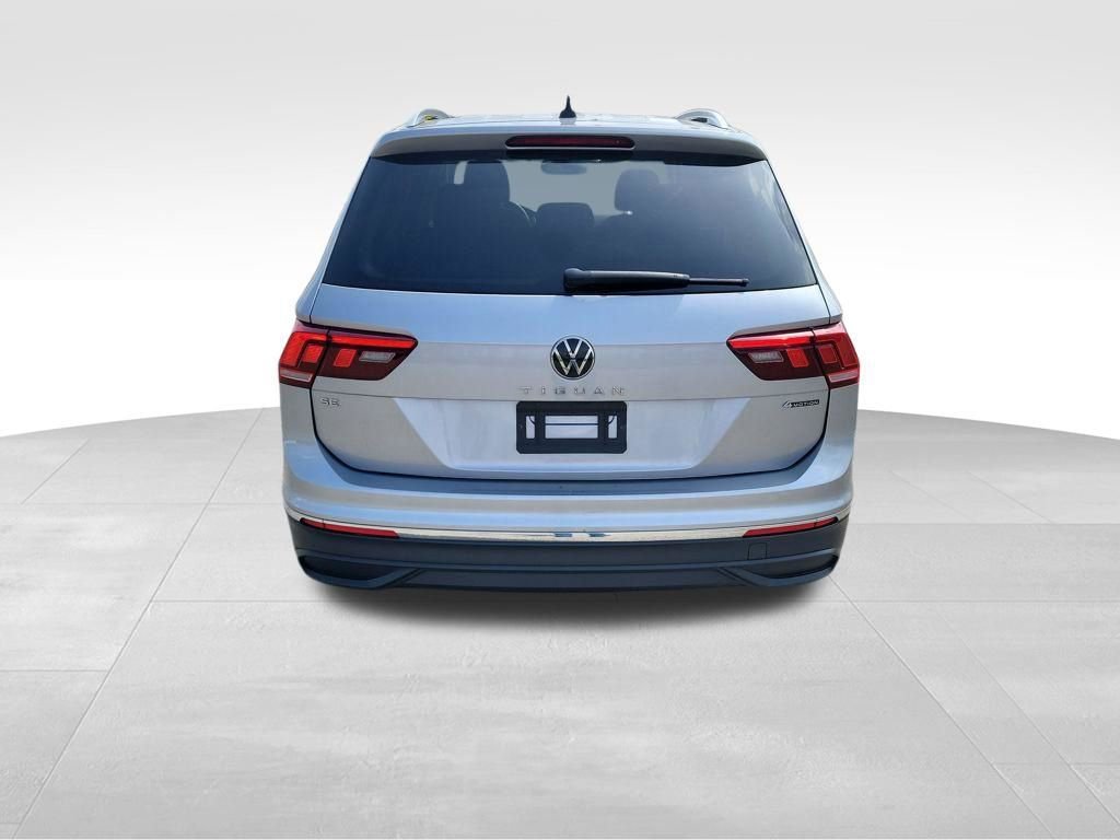 Used 2023 Volkswagen Tiguan SE image 6