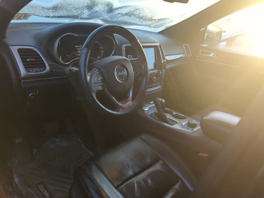 Used 2016 Jeep Grand Cherokee Overland w/ Advanced Technology Group image 7