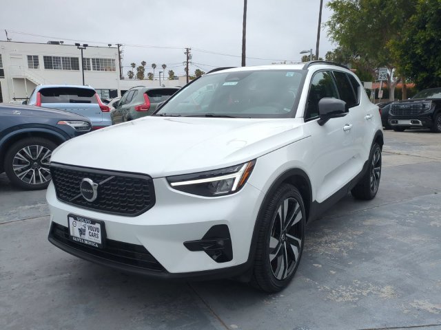 Certified 2023 Volvo XC40 B5 Plus w/ Protection Package Premier AWD/4WD image 7