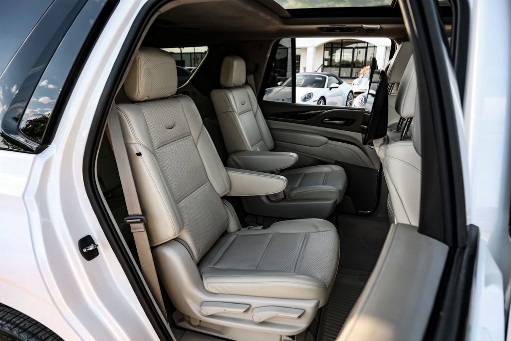 Used 2023 Cadillac Escalade Sport Platinum w/ LPO, ONYX Package image 45