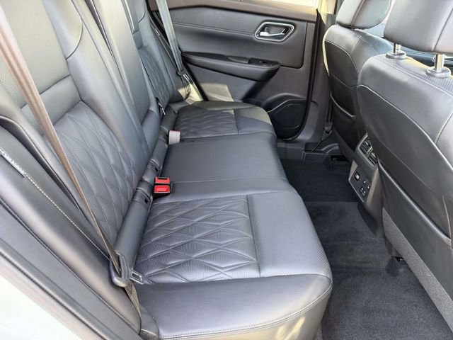 Used 2023 Nissan Rogue Platinum w/ Platinum Premium Package image 9