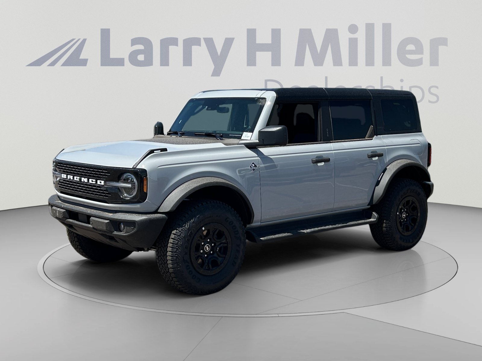 New 2026 Ford Bronco Outer Banks w/ Sasquatch Package AWD/4WD image 1