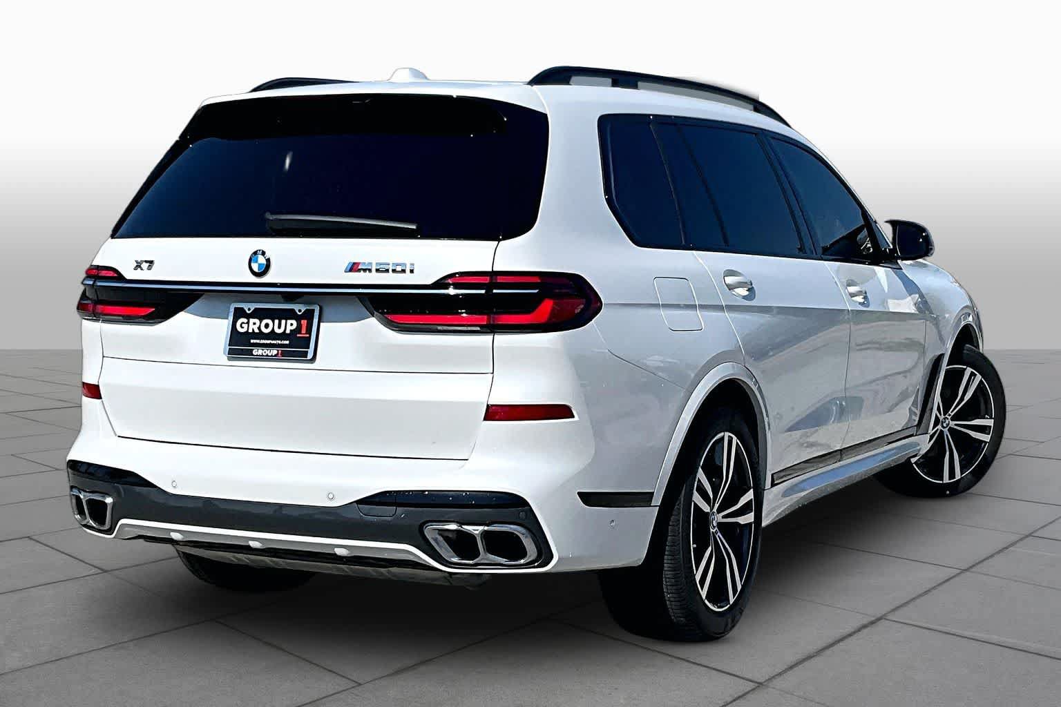 Used 2025 BMW X7 M60i AWD/4WD image 11