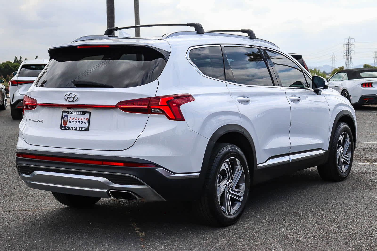 Used 2023 Hyundai Santa Fe SEL w/ Premium Package FWD image 6