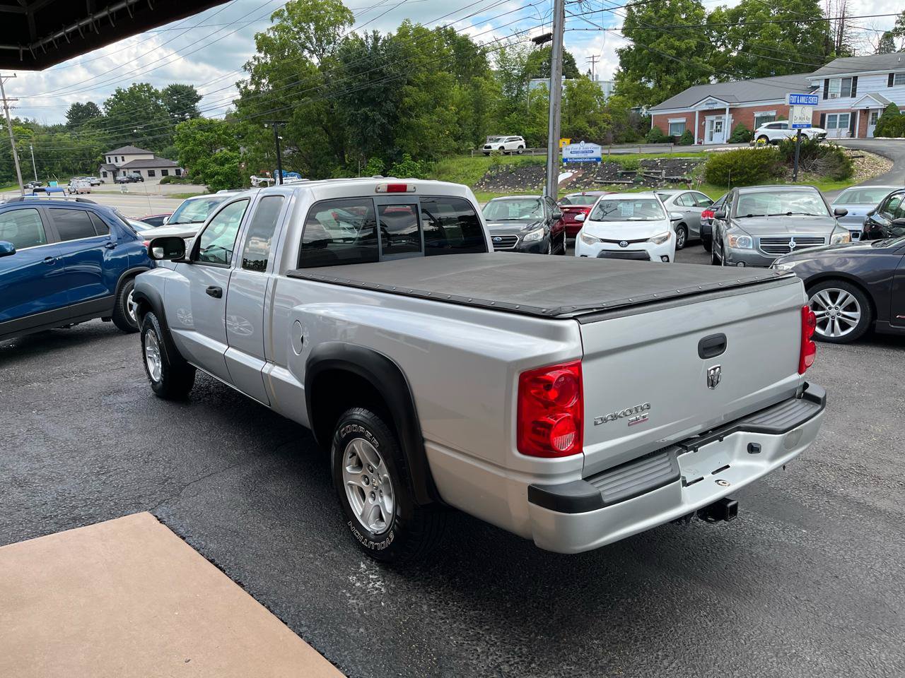 Used 2007 Dodge Dakota SLT w/ Trailer Tow Group RWD image 9