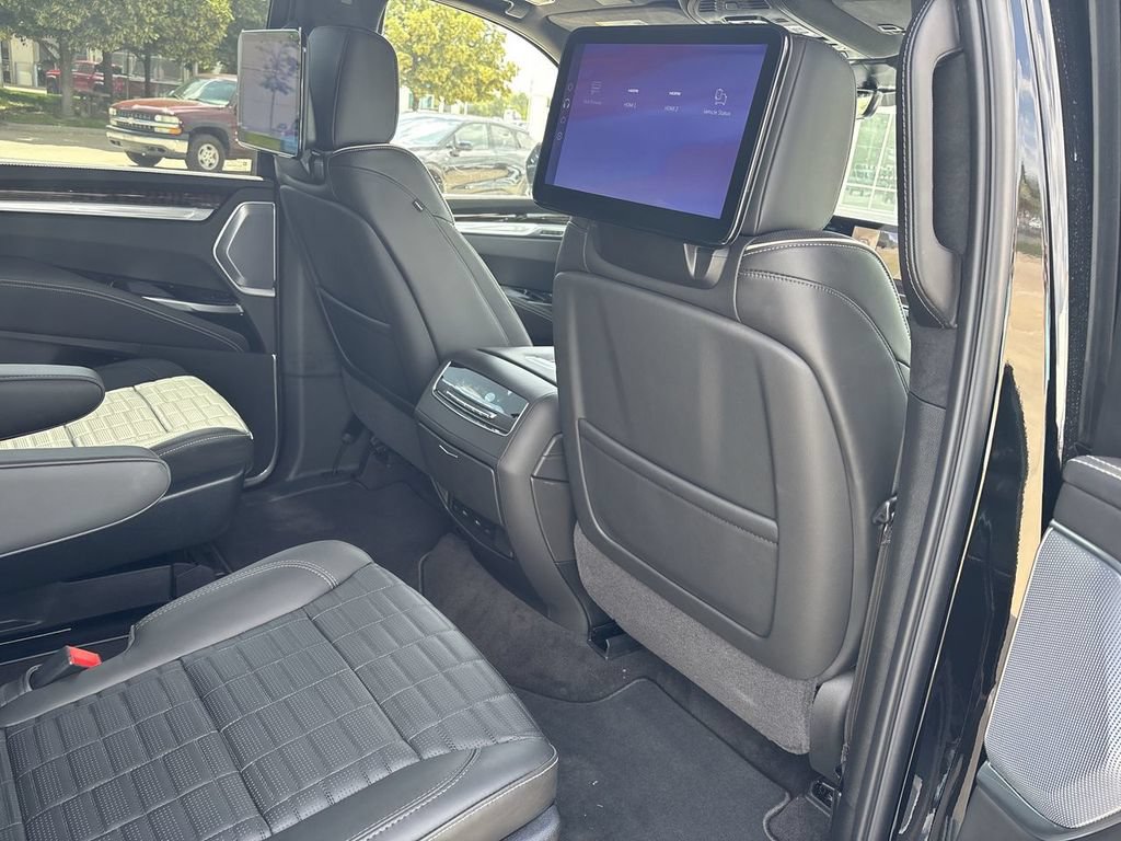 New 2026 Cadillac Escalade Platinum Sport AWD/4WD image 38