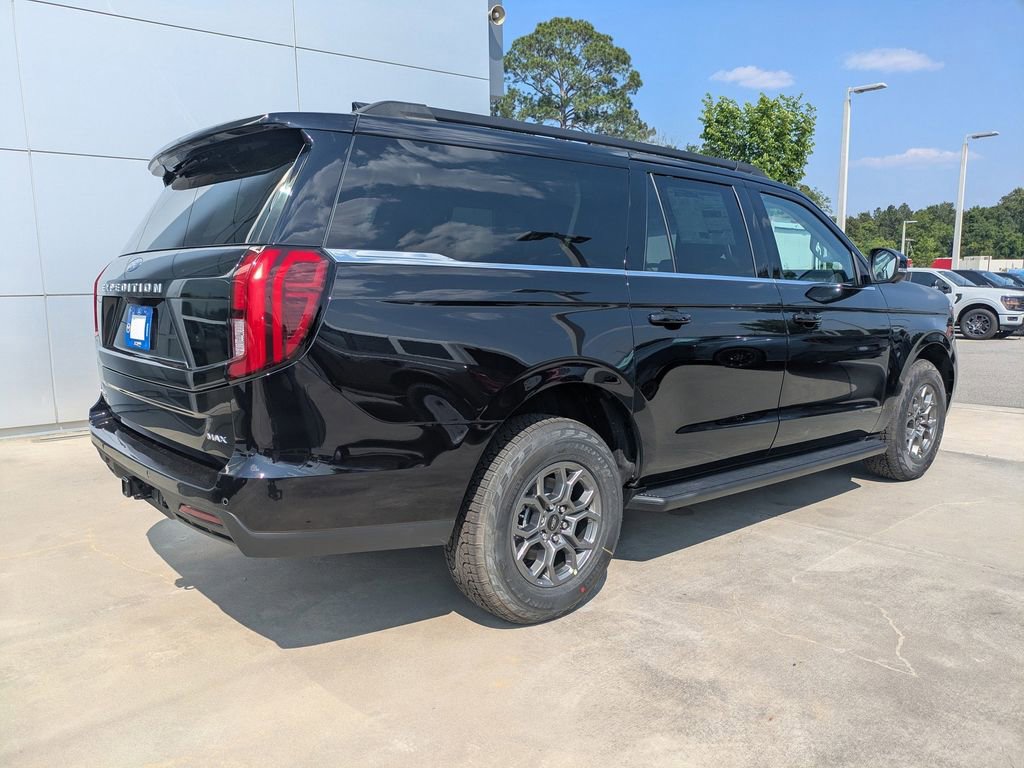 New 2026 Ford Expedition Max Active RWD image 4