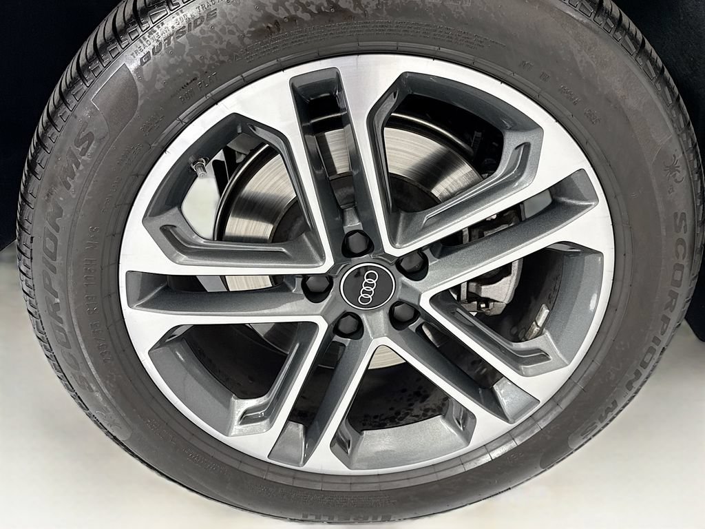 Certified 2025 Audi Q5 Premium w/ Premium Plus AWD/4WD image 32