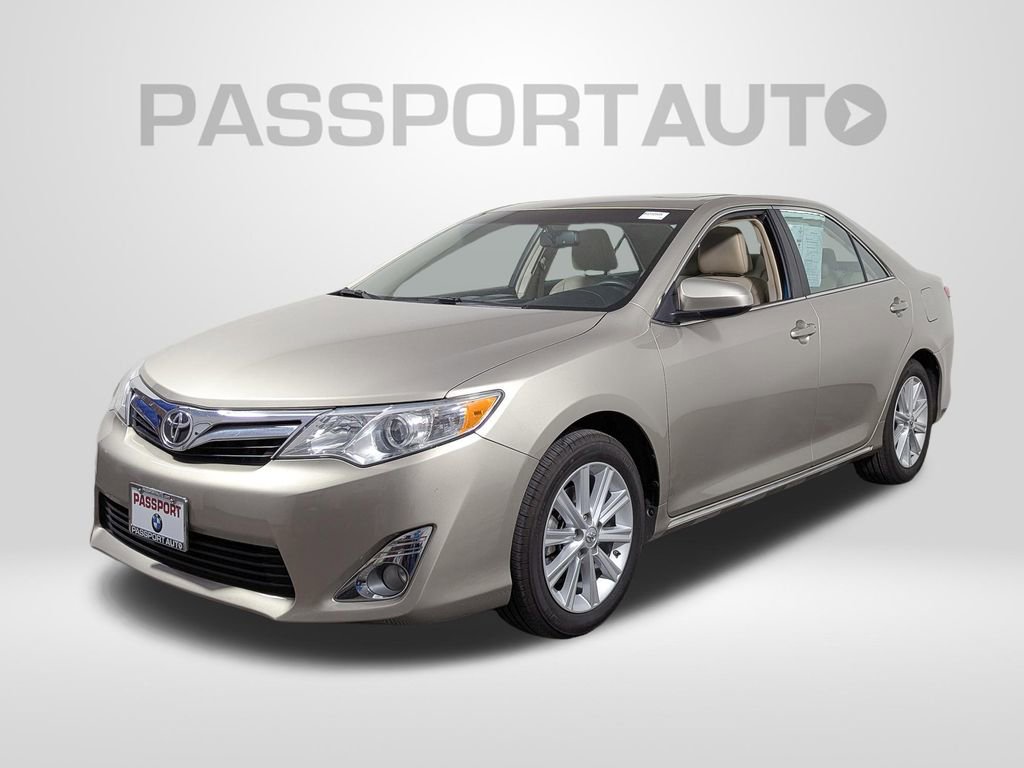 Used 2014 Toyota Camry XLE image 1