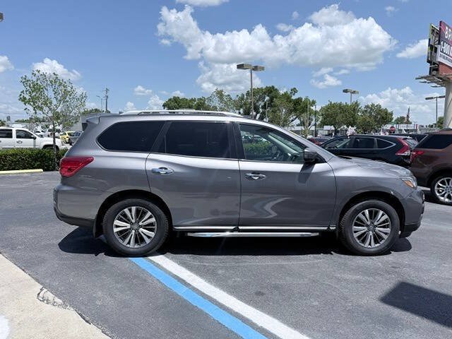 Used 2019 Nissan Pathfinder SL w/ Cargo Package AWD/4WD image 3
