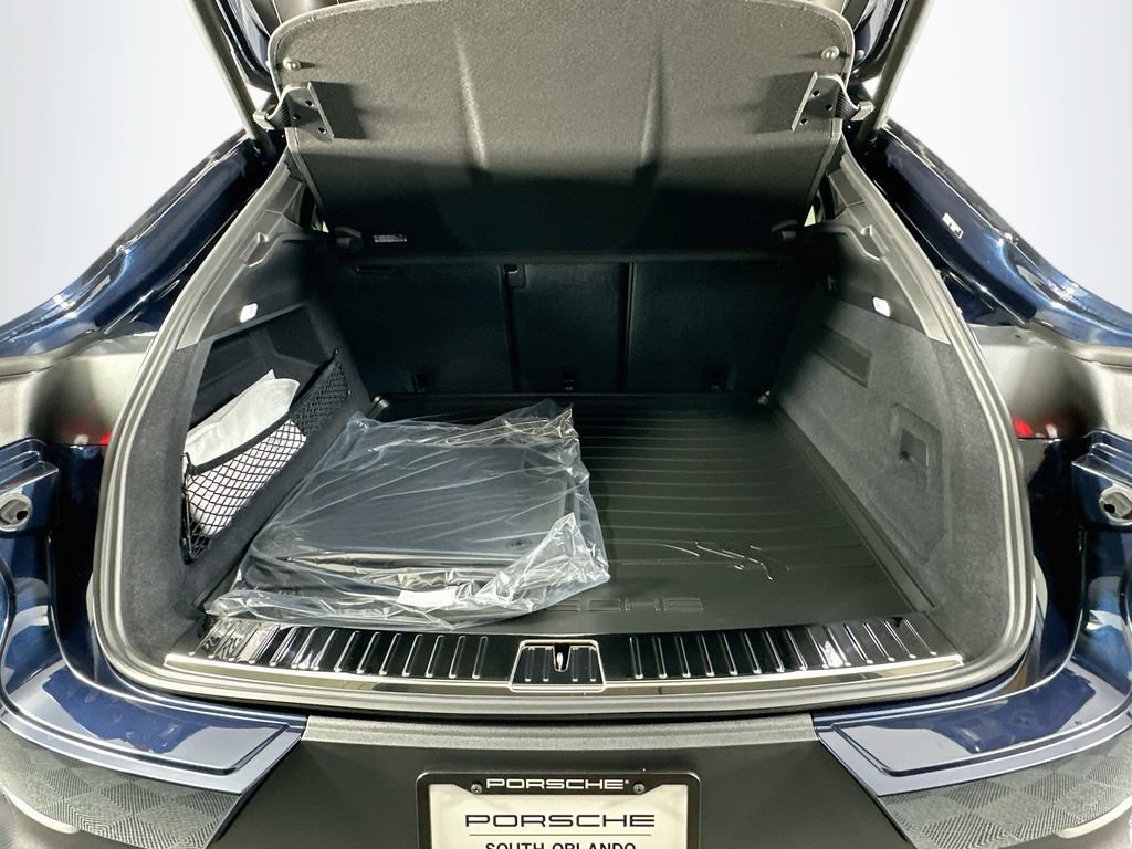New 2026 Porsche Cayenne Coupe AWD/4WD image 27