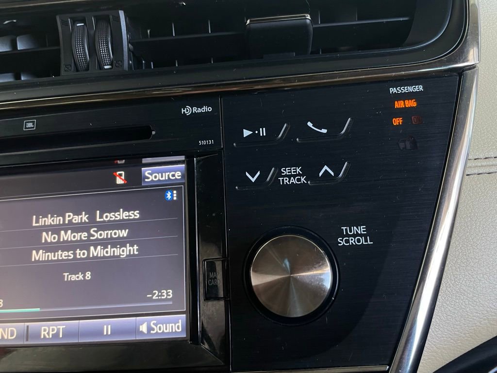 Used 2016 Toyota Avalon Limited image 47