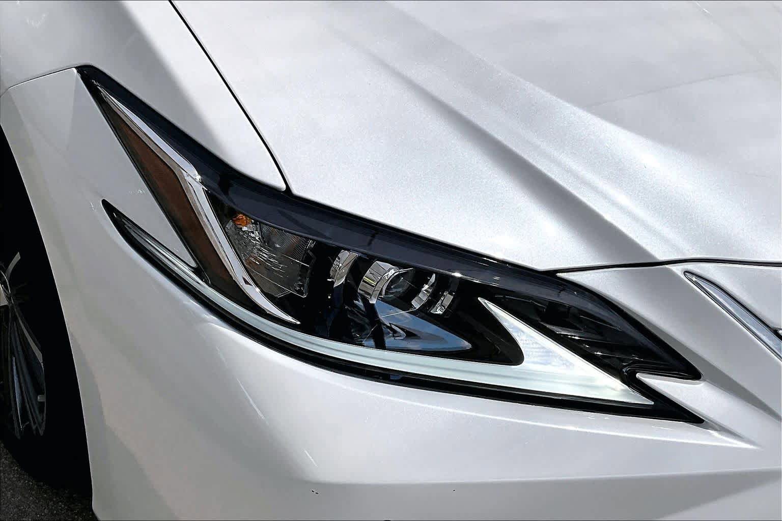 Used 2025 Lexus ES 350 w/ Premium Package FWD image 28