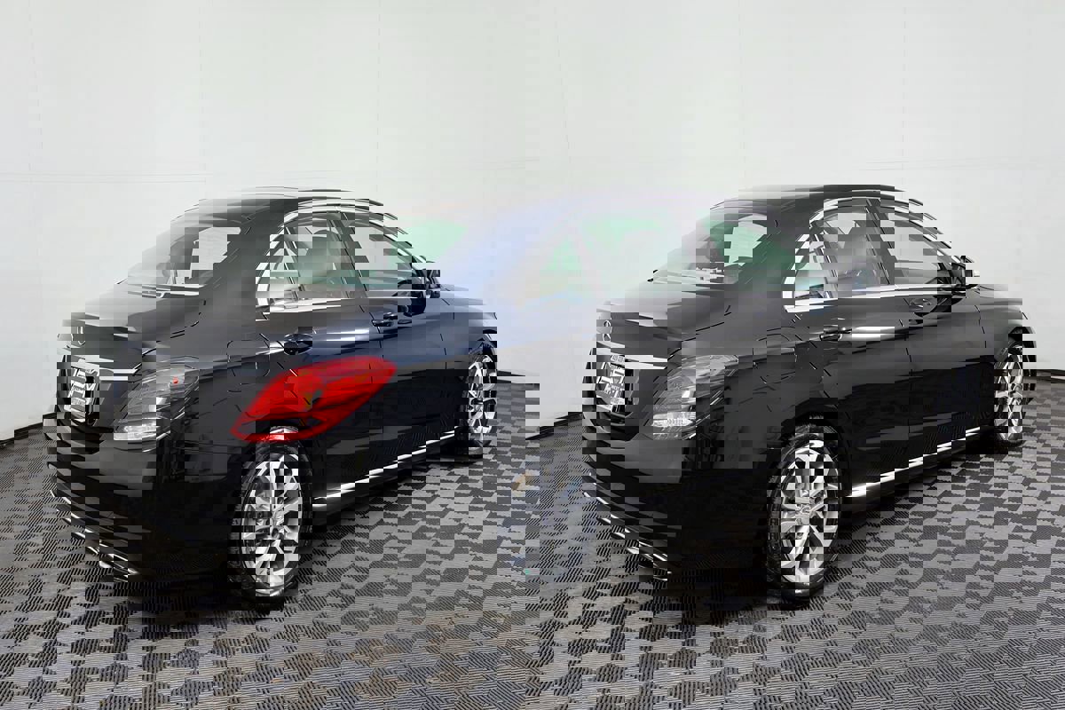 Used 2015 Mercedes-Benz C 300 Sport image 8