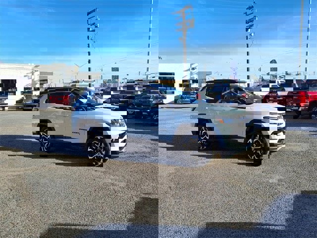 Used 2024 Jeep Compass Limited image 20