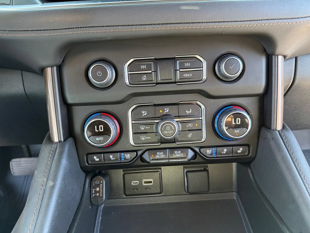 Used 2024 Chevrolet Tahoe High Country w/ Advanced Technology Package AWD/4WD image 13