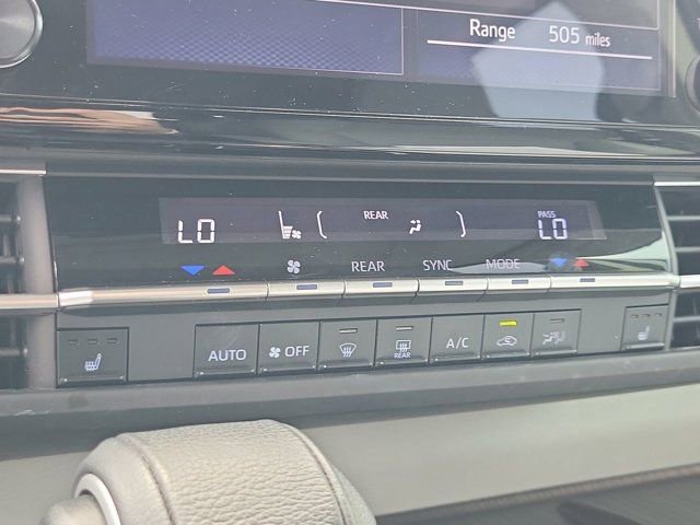 Used 2022 Toyota Sienna XLE FWD image 29