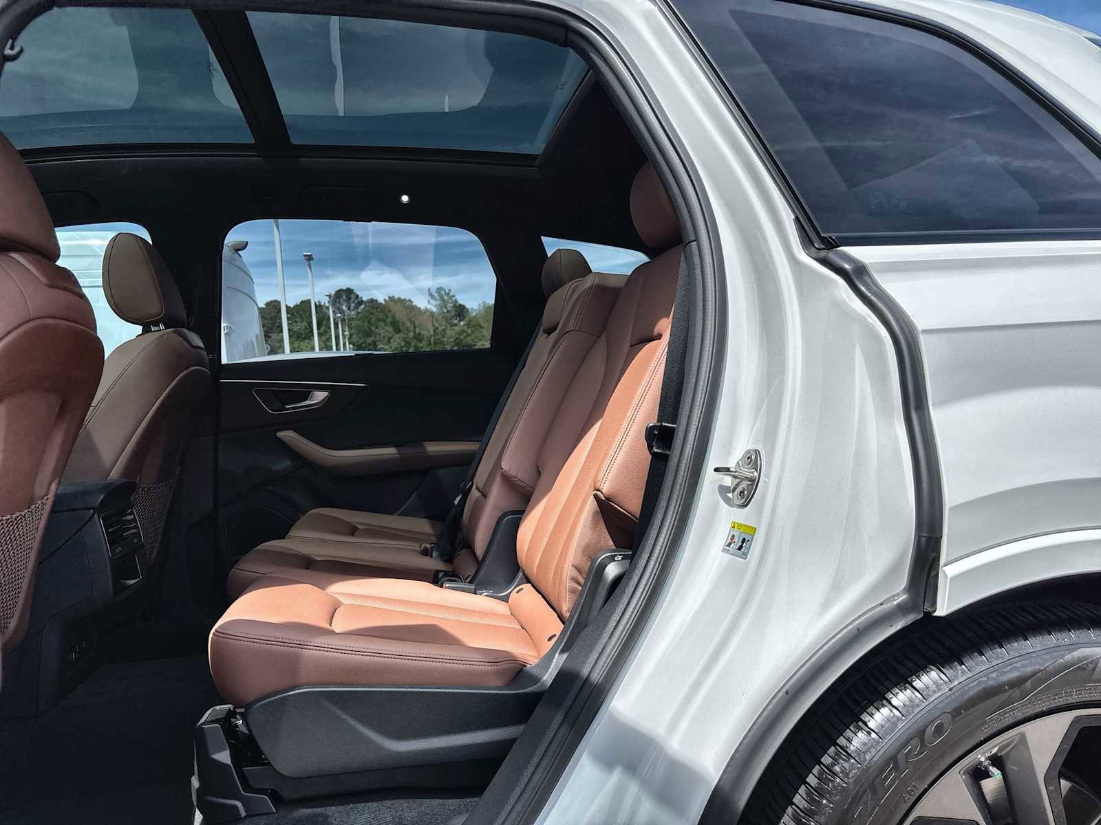 Used 2025 Audi Q7 3.0T Premium Plus image 4