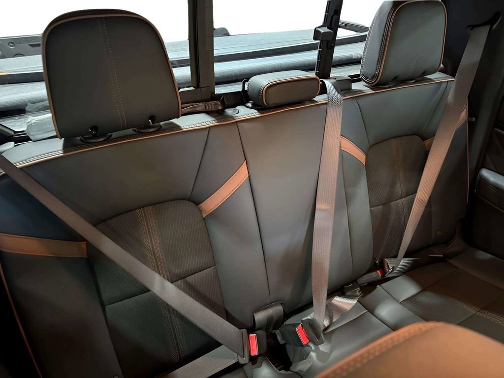 Used 2025 GMC Canyon AT4 AWD/4WD image 17