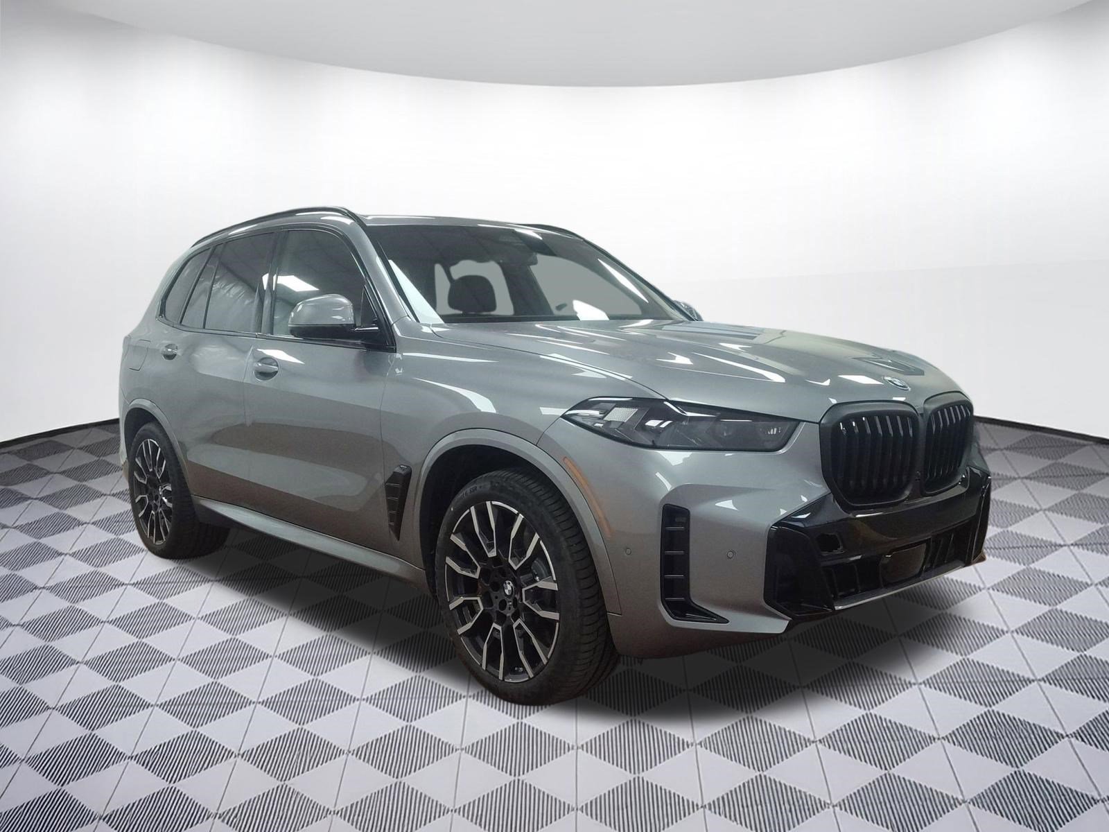 New 2026 BMW X5 xDrive50e image 6